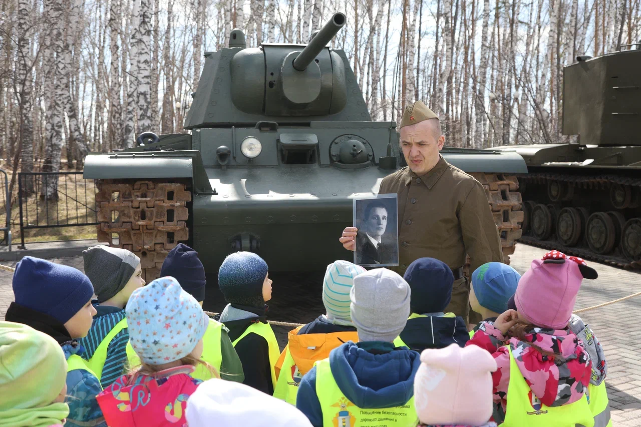 Первые гости выставки «Оружие Победы» увидели легендарные танки