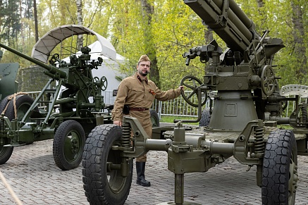 «Оружие Победы» в Томске: 24 единицы техники, встречи с поисковиками и кино под открытым небом