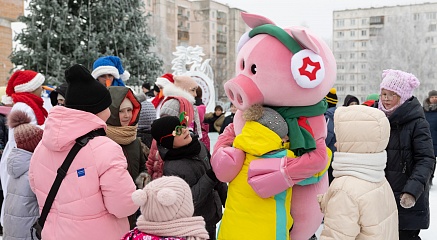  Праздник приходит с «Сибагро»: компания поздравила жителей Томского района с наступающим Новым годом